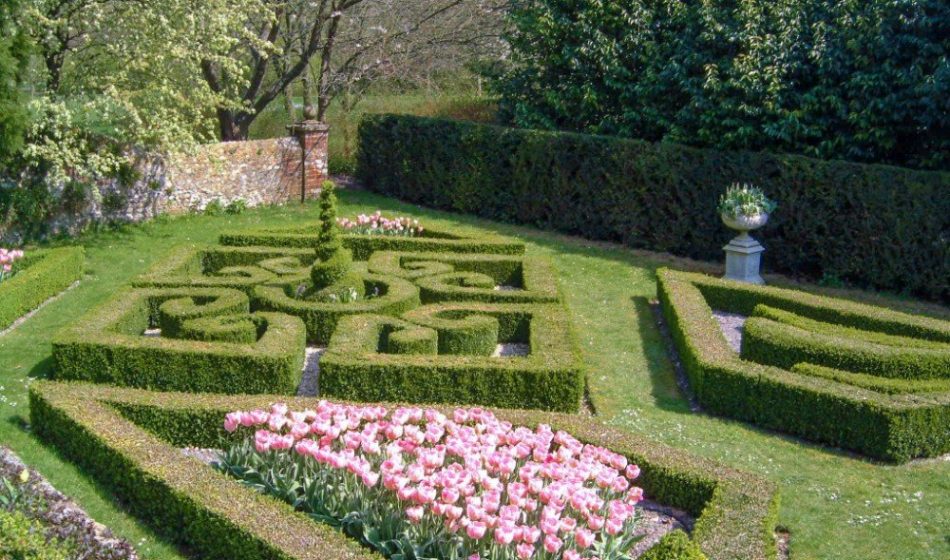 Houghton Lodge Hampshire - Spring Box Hedges and Tulips