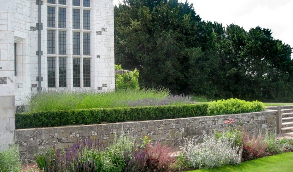 Marsh Court Hampshire - Borders & Hedges
